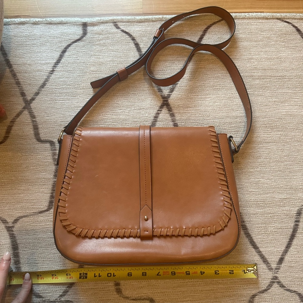 EUC Gap Leather Cross body purse